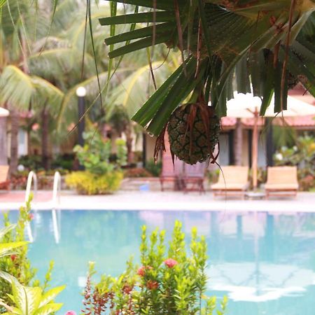 Golden Peak Resort & Spa Фантхьет Экстерьер фото